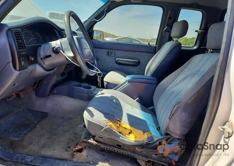 1999 Toyota Tacoma Prerunner V6 from USA, damaged, VIN 4TASN92N5XZ422855